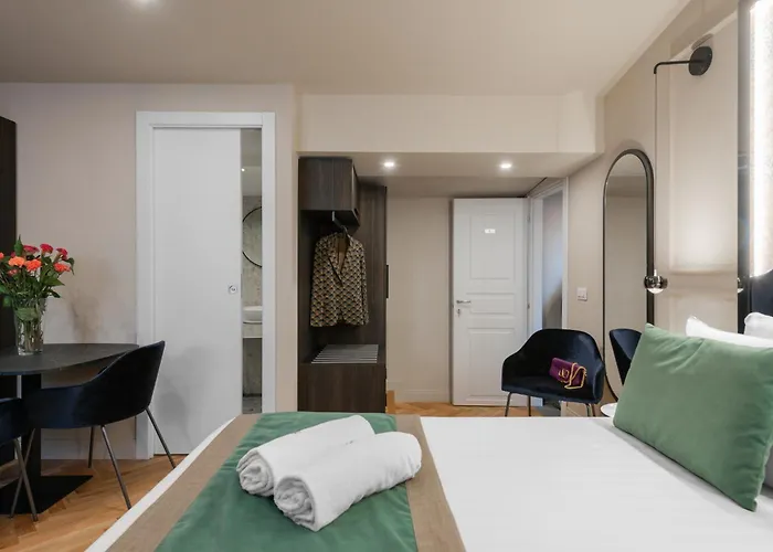 Appart hôtel H77 - Maison D'art Collection 3*